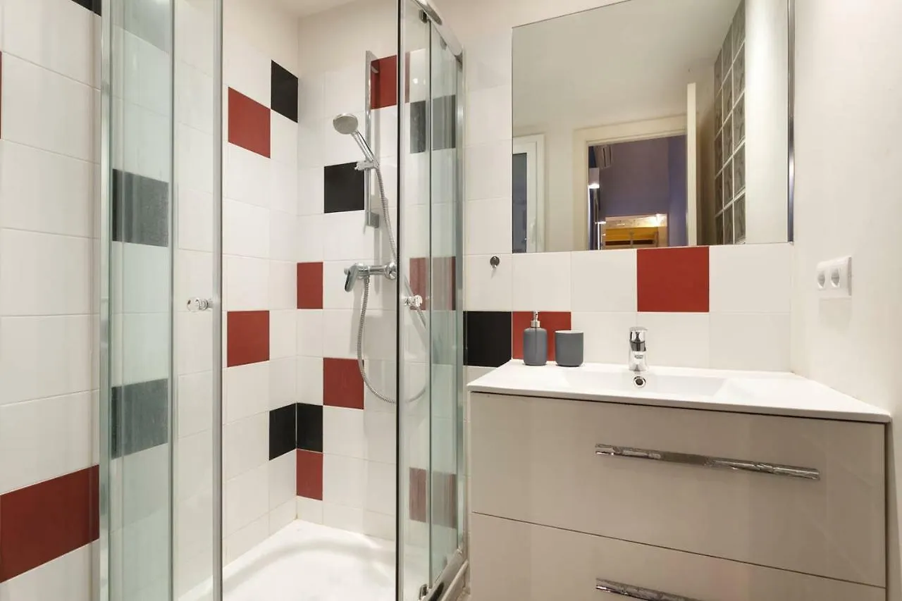 Nice Apartment In Sants Barcelona 0*,  Spanje