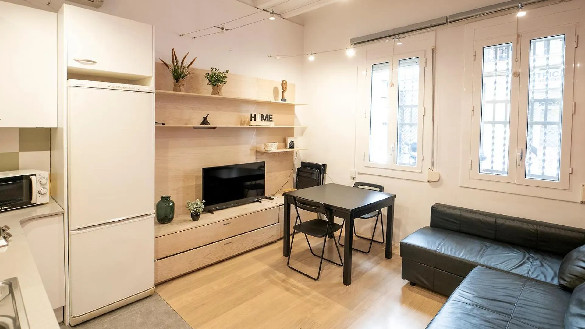 Nice Apartment In Sants 바르셀로나
