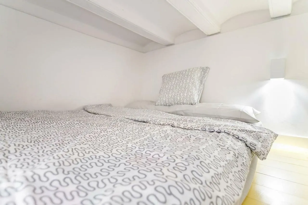Nice Apartment In Sants 바르셀로나
