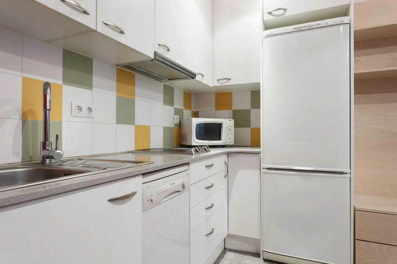 Nice Apartment In Sants 바르셀로나